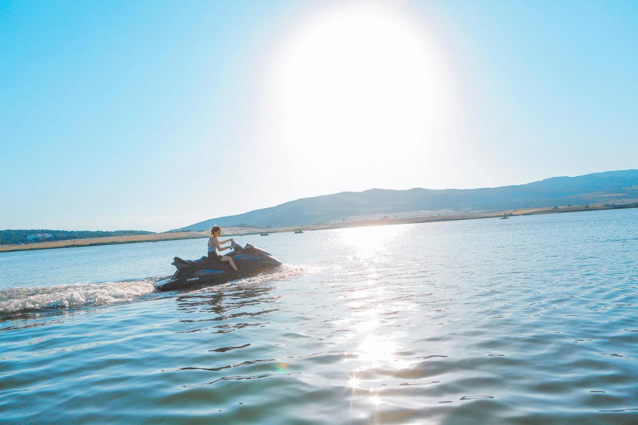 Dushet'i Laguna Beach Club Bazaleti Lake מראה חיצוני תמונה